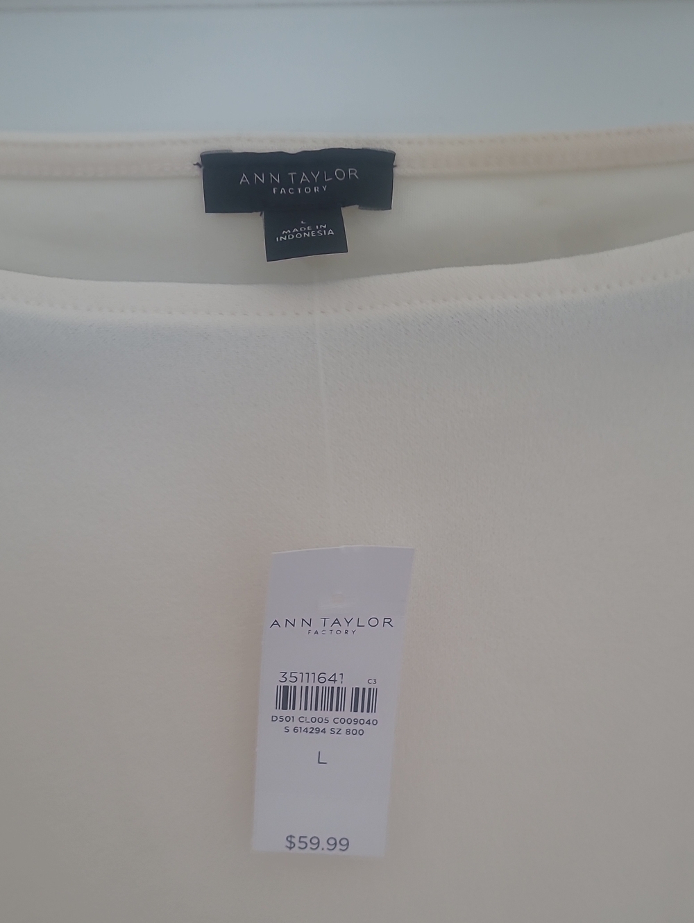 Ann Taylor  Cream Ruffle Sleeve Blouse - Picture 2 of 5